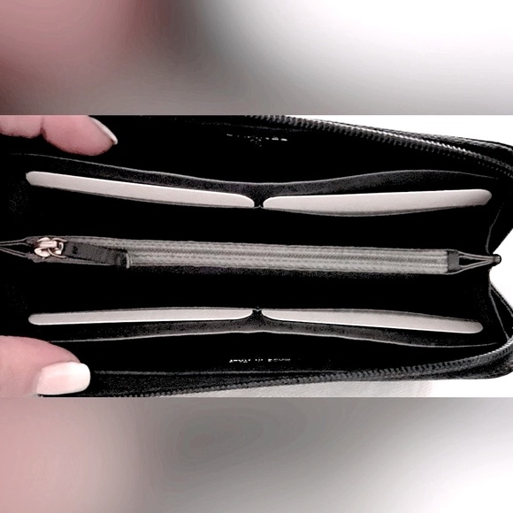 Chanel Maltase Lucky Symbols Black Patent Leather Zip Around Wallet EC - Picture 7 of 10